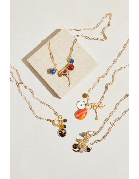 Catena di Luna | collana fatta a mano con labradorite grigia iridiscente e ciondoli di Saturno